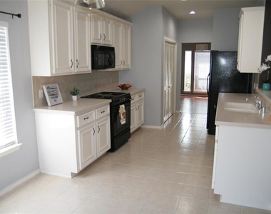 3703 Humble Drive - Photo Thumbnail 3