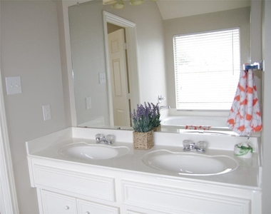 3703 Humble Drive - Photo Thumbnail 11