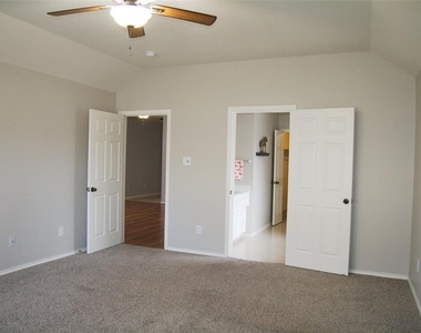 3703 Humble Drive - Photo Thumbnail 8
