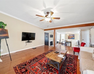 5238 Memorial Drive - Photo Thumbnail 8