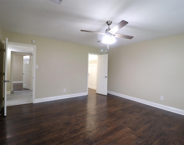 4367 Kinloch Drive - Photo Thumbnail 7