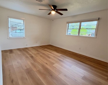 2101 John Street - Photo Thumbnail 3