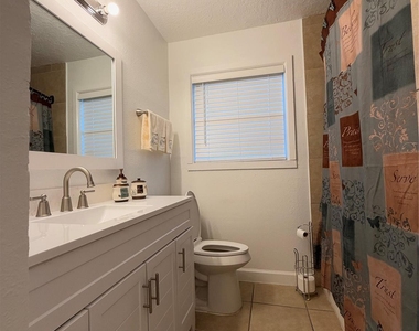 2101 John Street - Photo Thumbnail 7