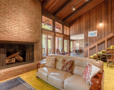 3786 Summer Lane - Photo Thumbnail 9