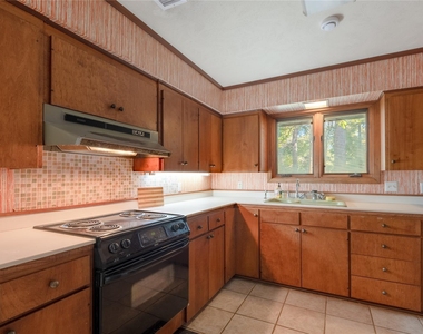 3786 Summer Lane - Photo Thumbnail 13