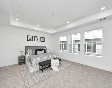2434 Harrington Street - Photo Thumbnail 20