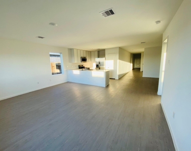 6611 Sassafras Green Drive - Photo Thumbnail 16