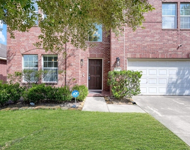 30327 Deleon Fields Drive - Photo Thumbnail 2