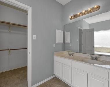 30327 Deleon Fields Drive - Photo Thumbnail 19