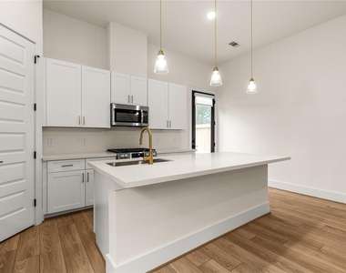 7117 Goforth Street - Photo Thumbnail 12