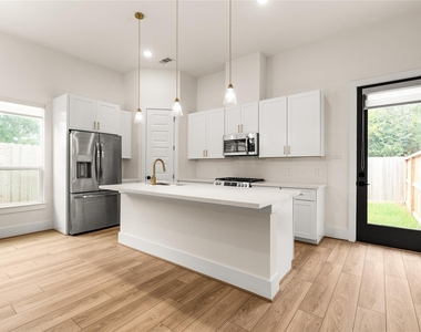 7117 Goforth Street - Photo Thumbnail 10