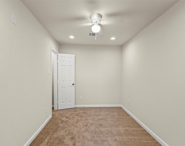 7750 Avenue J - Photo Thumbnail 14
