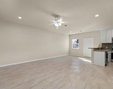 7750 Avenue J - Photo Thumbnail 5
