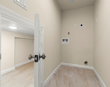 7750 Avenue J - Photo Thumbnail 25