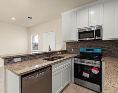7750 Avenue J - Photo Thumbnail 9