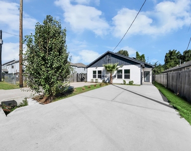7502 Sandle Street - Photo Thumbnail 3
