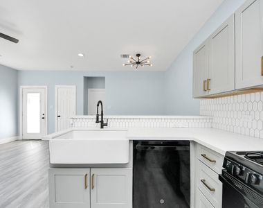 7502 Sandle Street - Photo Thumbnail 7