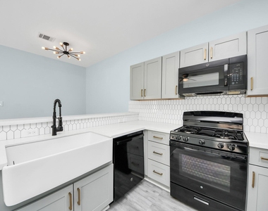 7502 Sandle Street - Photo Thumbnail 6