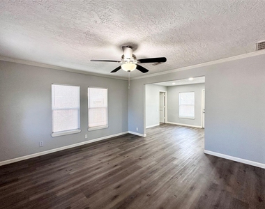 6611 Conley Street - Photo Thumbnail 4