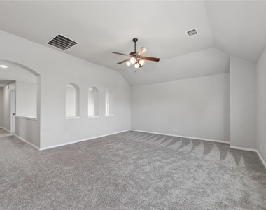 916 Marion Farm Rd - Photo Thumbnail 16