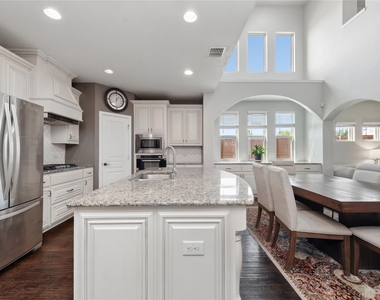 916 Marion Farm Rd - Photo Thumbnail 9