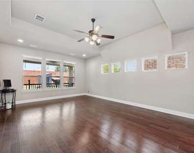 916 Marion Farm Rd - Photo Thumbnail 19