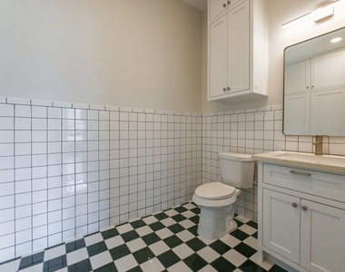 811 Stuart Street - Photo Thumbnail 6