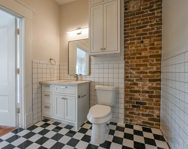 811 Stuart Street - Photo Thumbnail 10