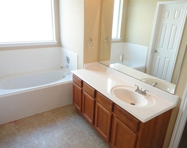 22413 Northfolk Valley Lane - Photo Thumbnail 5