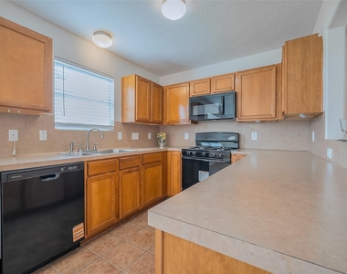 19254 Cypress Peak Lane - Photo Thumbnail 9