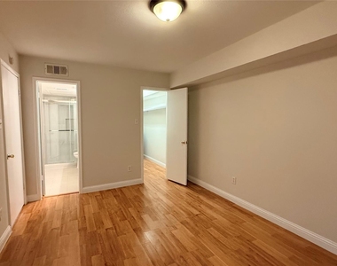 4643 Wild Indigo Street - Photo Thumbnail 9