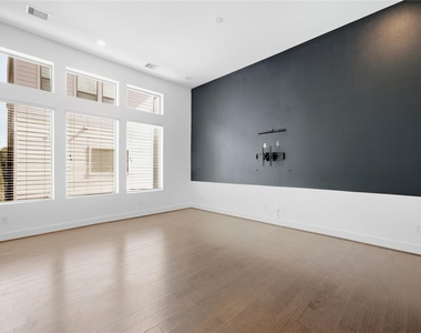 3015 Preston Street - Photo Thumbnail 21
