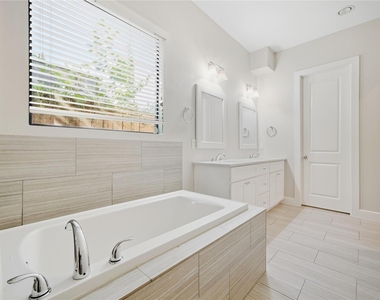 3015 Preston Street - Photo Thumbnail 7