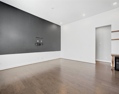 3015 Preston Street - Photo Thumbnail 23