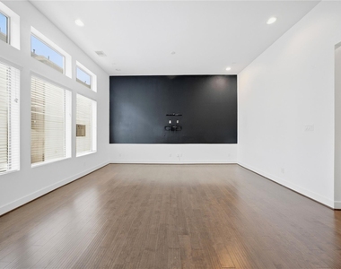 3015 Preston Street - Photo Thumbnail 22