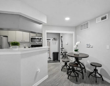 20000 Saums Road - Photo Thumbnail 7
