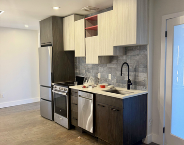 334 Evergreen Avenue - Photo Thumbnail 18