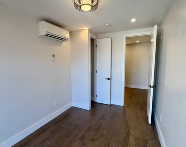 334 Evergreen Avenue - Photo Thumbnail 15