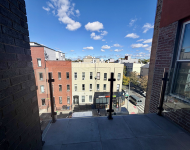 334 Evergreen Avenue - Photo Thumbnail 9