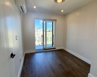334 Evergreen Avenue - Photo Thumbnail 8
