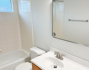4027 Falvel Cove Drive - Photo Thumbnail 5
