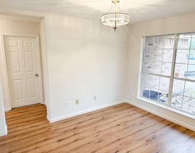 4027 Falvel Cove Drive - Photo Thumbnail 4