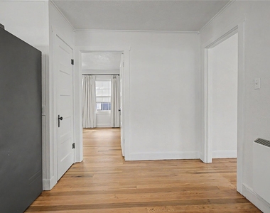304 Foster Street - Photo Thumbnail 7