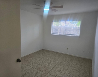 10622 Beckfield Drive - Photo Thumbnail 9
