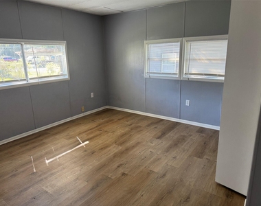 23479 Manion - Photo Thumbnail 9