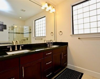 948 W 24th Street - Photo Thumbnail 15