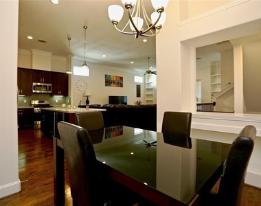 948 W 24th Street - Photo Thumbnail 2