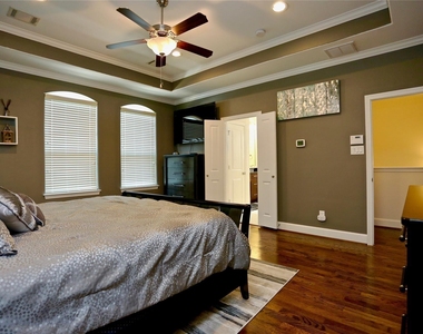 948 W 24th Street - Photo Thumbnail 10