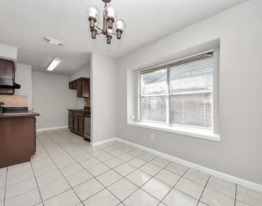1911 Hammerwood Drive - Photo Thumbnail 14