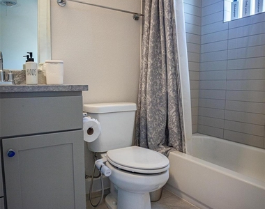 1507 Hickory Street - Photo Thumbnail 9